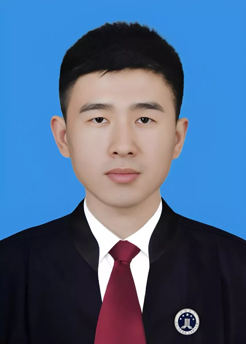 周波  执业律师