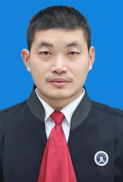 邱义   副主任律师